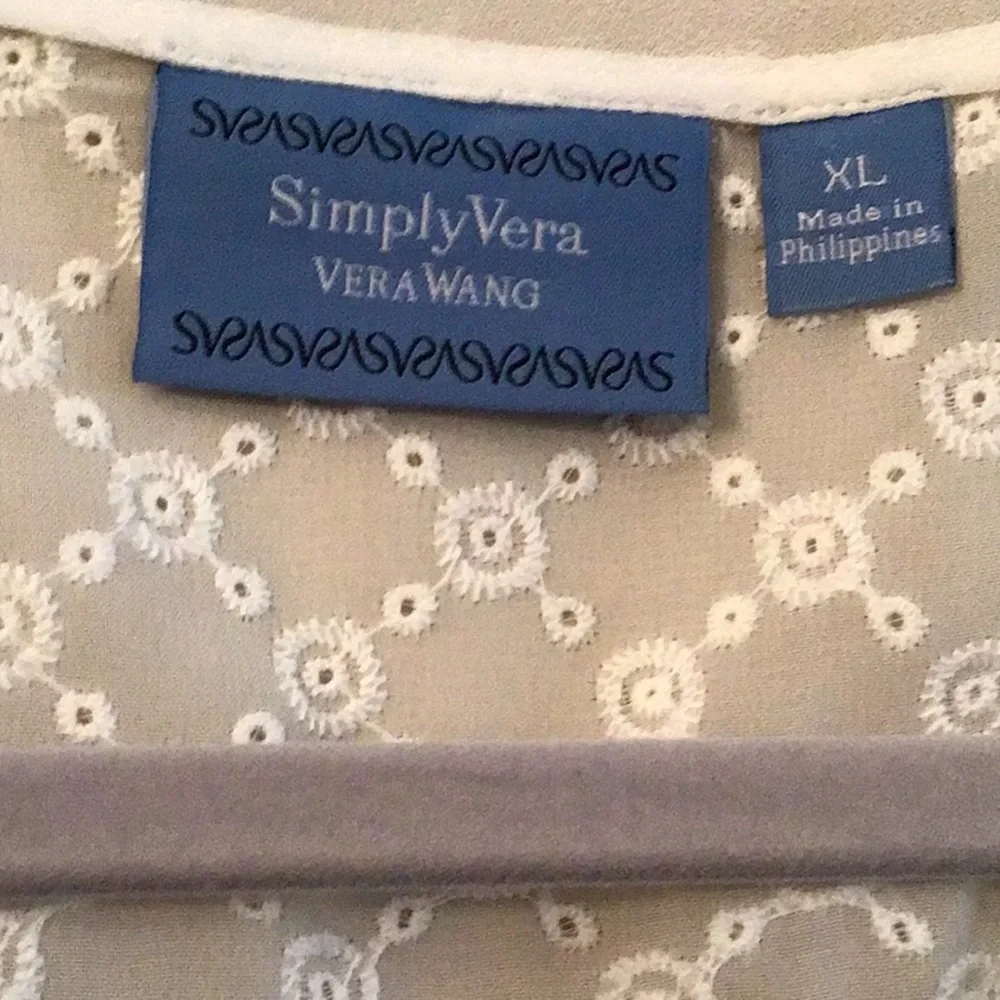 SIMPLY VERA sheer white angel wing top, never worn, size XL - Picture 5 of 6